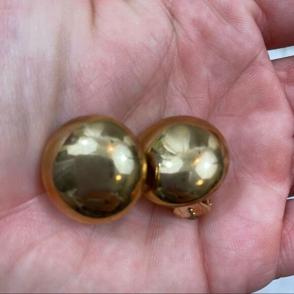 New Without Tags Gold Tone Polished Ball Clip Earrings - Picture 3 of 6